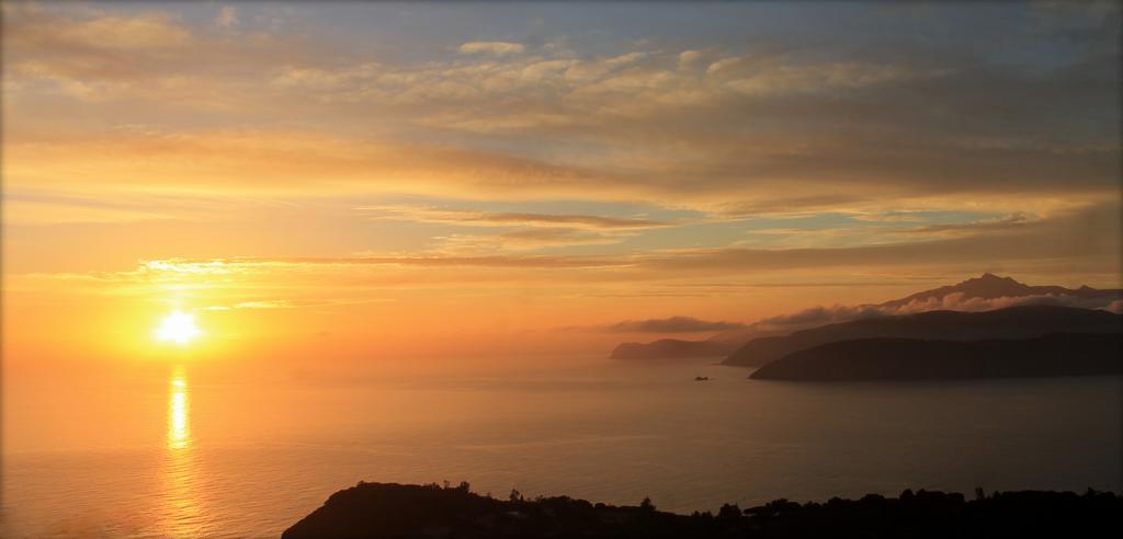 Mare By Helloelba * Lacona
